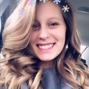 Meet your Posher, Alyssa